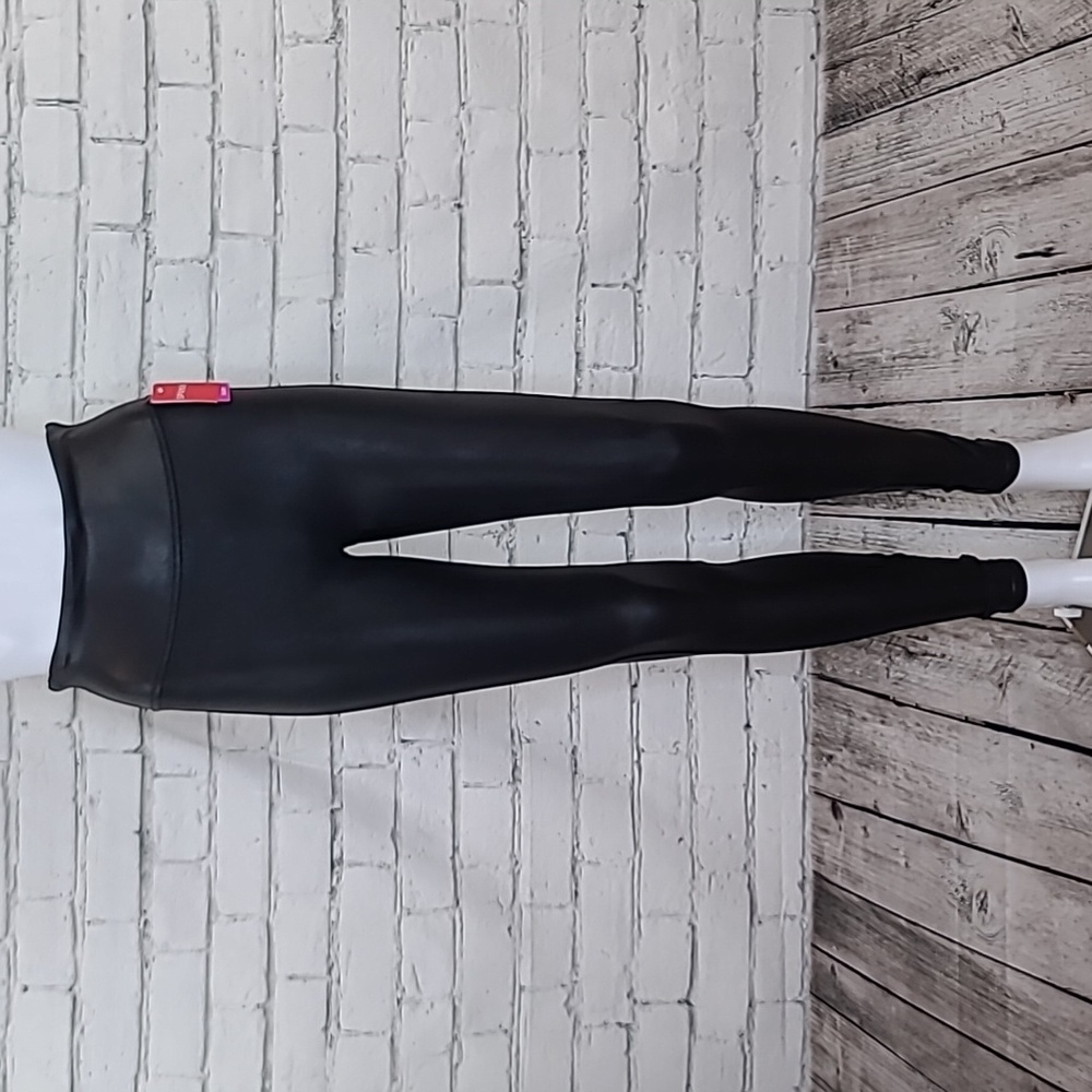 Spanx Faux Leather High Rise Shaping Form Fitting Ankle Leggings in Black - NWT